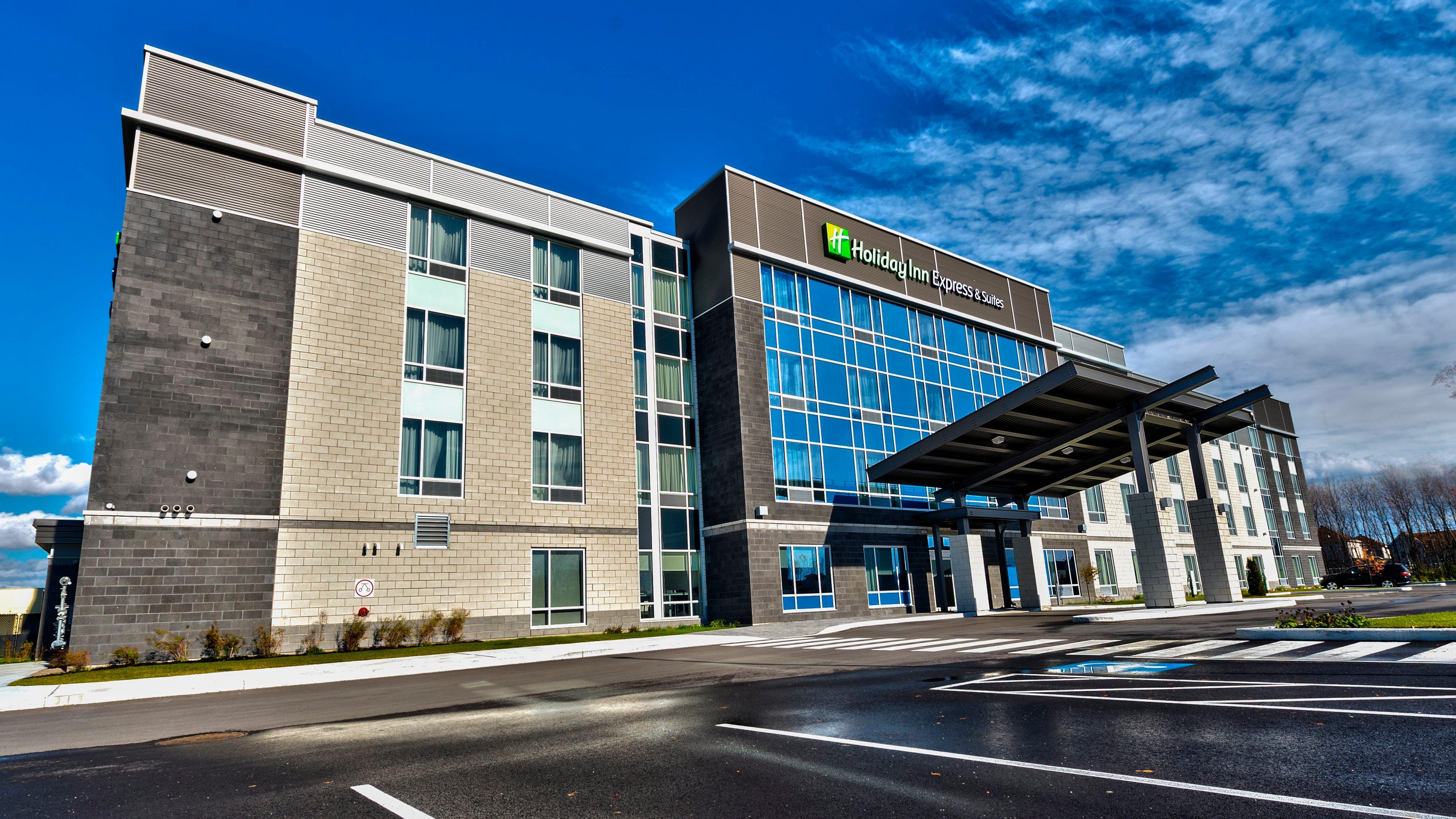 Holiday Inn Express & Suites Vaudreuil-Dorion By Ihg Exterior foto