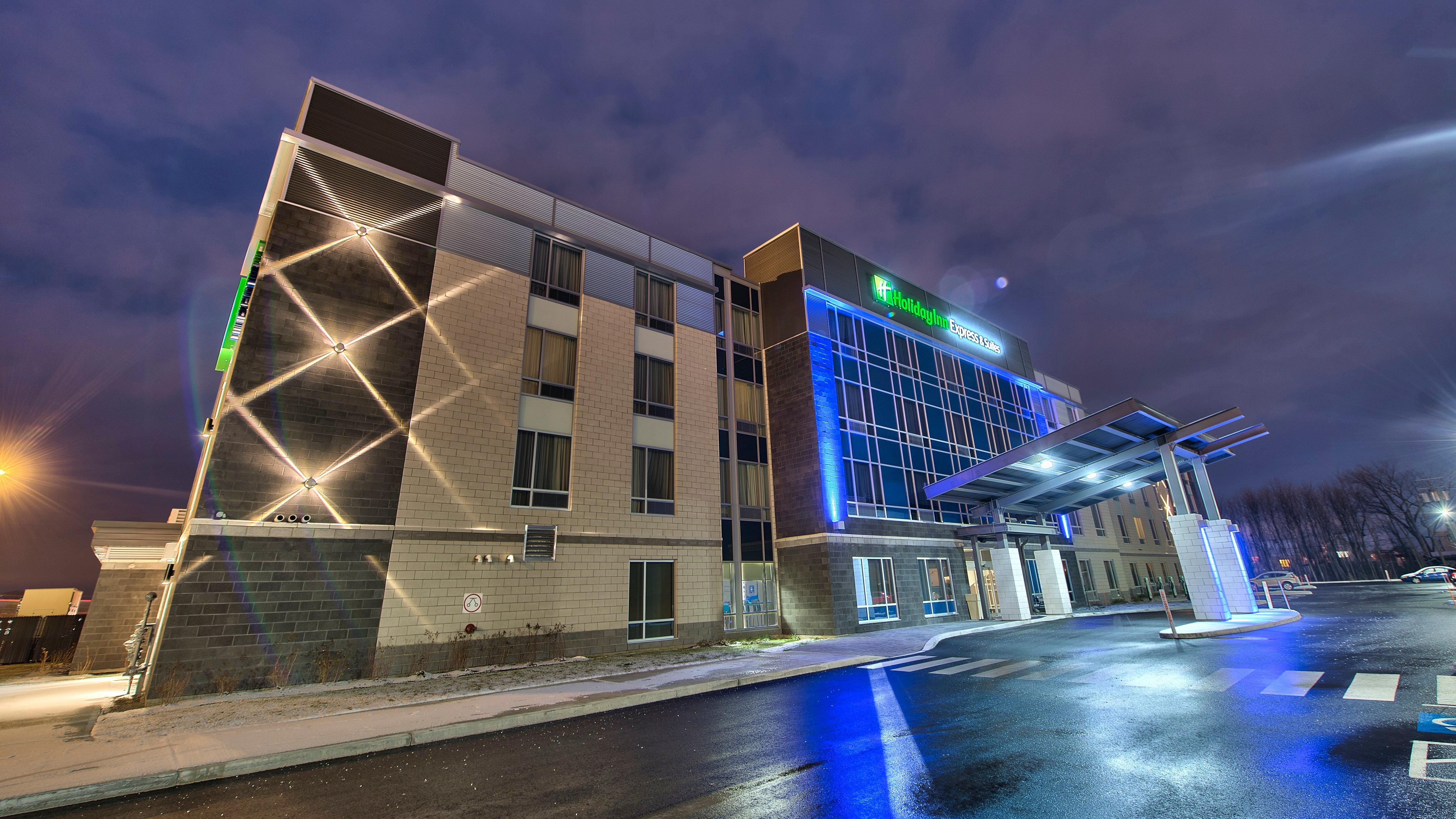 Holiday Inn Express & Suites Vaudreuil-Dorion By Ihg Exterior foto